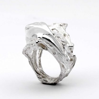 Giordano Pini - Sculture da indossare - Anello in argento "Acquatorrente"